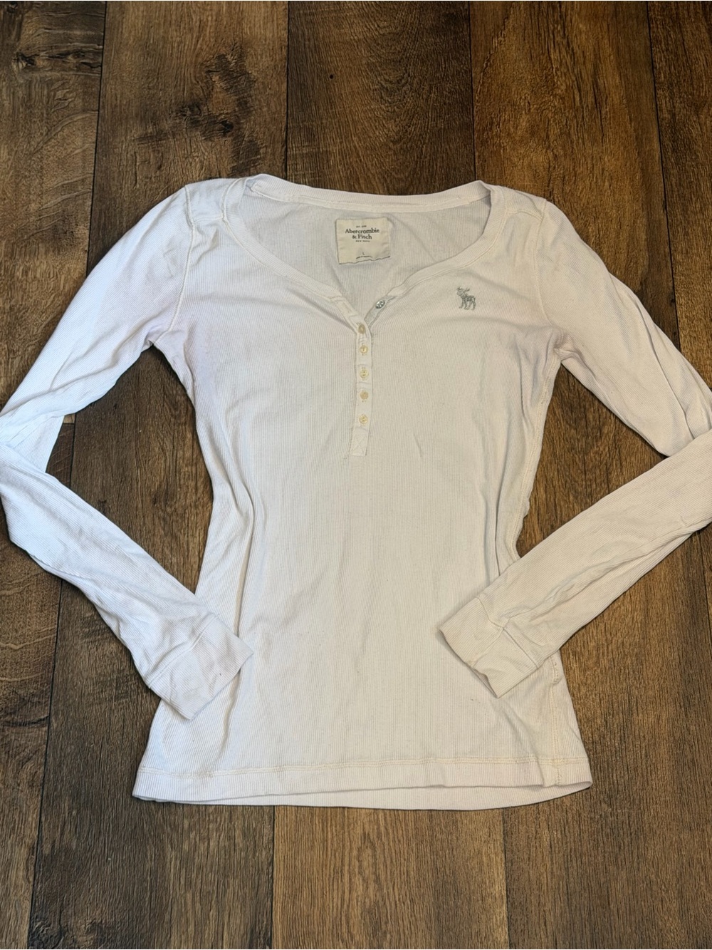 Abercrombie & Fitch Long-Sleeve Henley Top - Pale Pink
